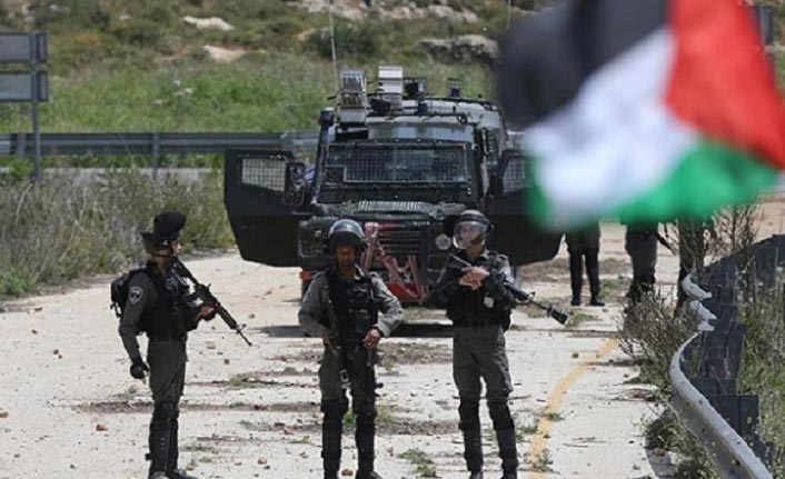 İsrail Gazze'de bir Filistinliyi şehit etti