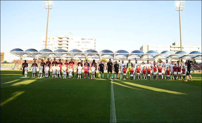 Trabzonspor'un rakibi Sparta Prag dağıldı!