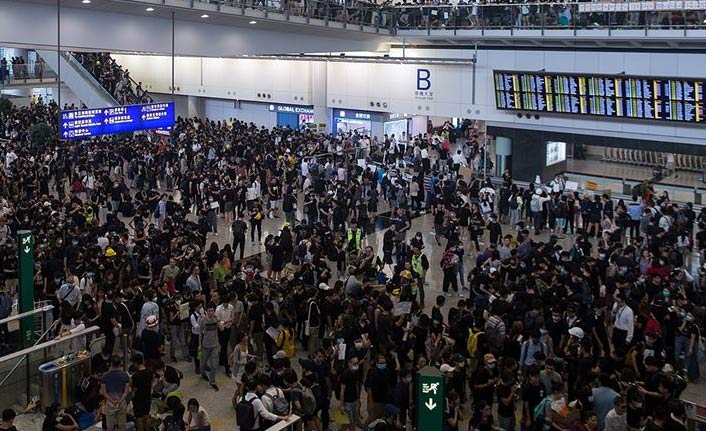 Uluslararası Havalimanı'nda uçuşlar iptal edildi