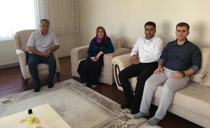 Tatvan'da şehit yakınları ve gazilere bayram ziyareti