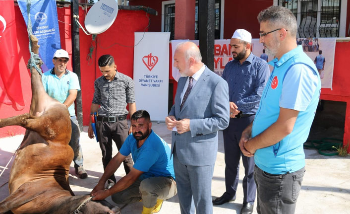 Bakan Soylu'nun kurbanı kesildi