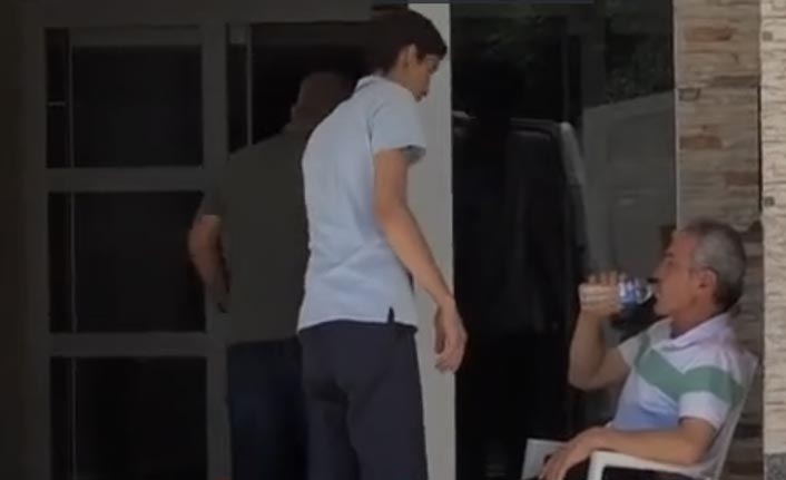 Evlatlık olduğunu öğrenen genç, anne bildiği yengesini...