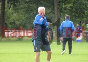 Broos'tan Futbolculara UYARI