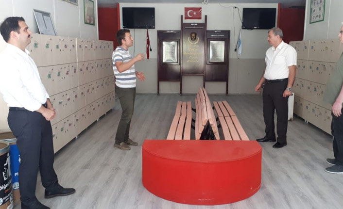 Bu okula artık ayakkabısız girilecek