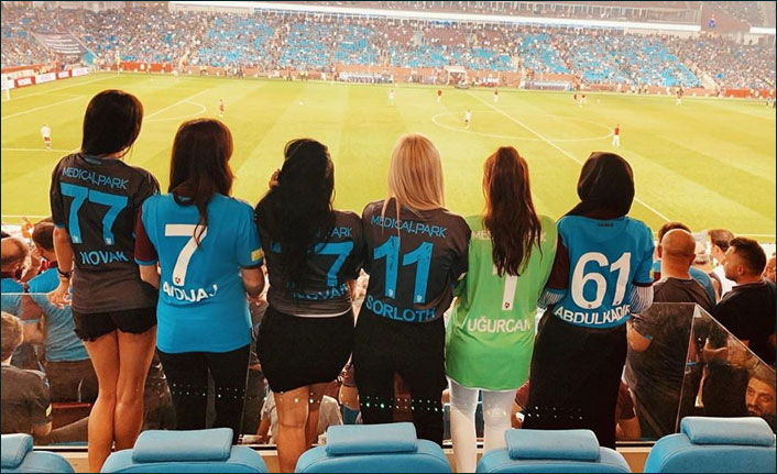 Trabzonspor'da 'yengeler' maçı yanyana izledi!