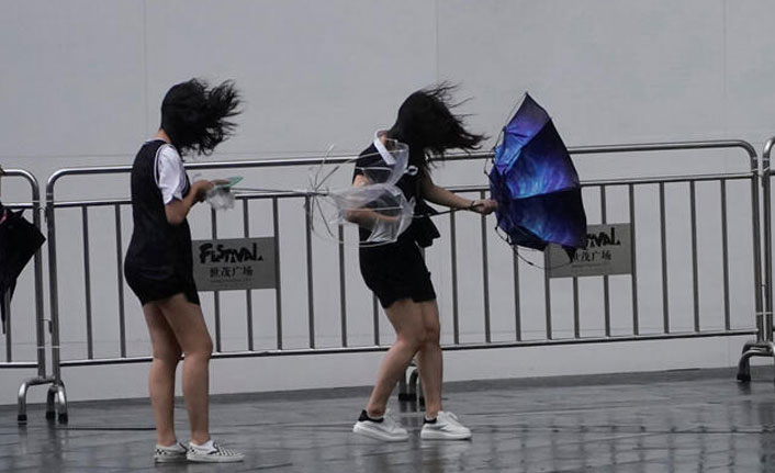 Japonya’da Krosa tayfunu: 1 ölü 49 yaralı