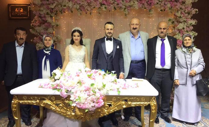 Başkan Recep Çebi çiftleri yalnız bırakmıyor