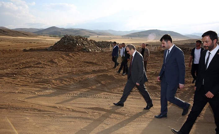 Vali Epcim, toplu ahır projelerini inceledi