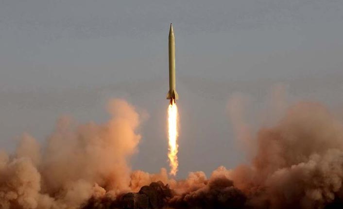 İran'dan yeni füze denemesi