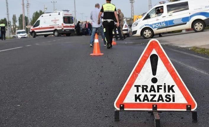 Lüks otomobil takla attı: 1 yaralı