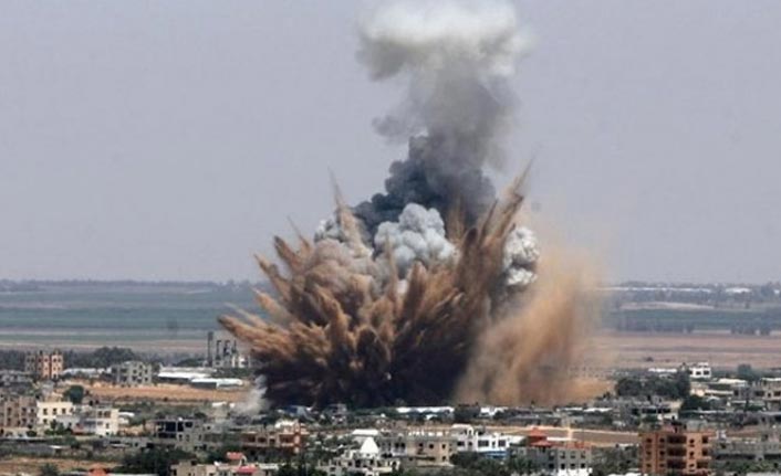 İsrail uçakları Gazze'yi vurdu