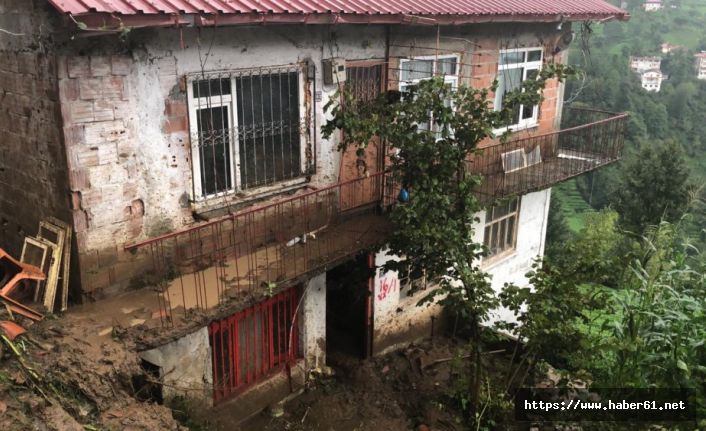 Trabzon'da heyelan! Evde mahsur kaldılar!