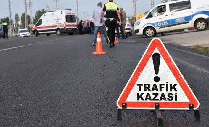Trafik kazası: 1 ölü, 2 yaralı