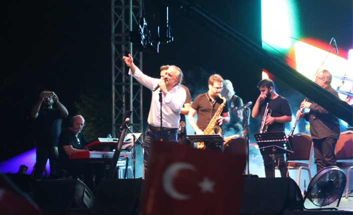 Kuzey'in Oğlu İzmit'teki hayranlarıyla buluştu