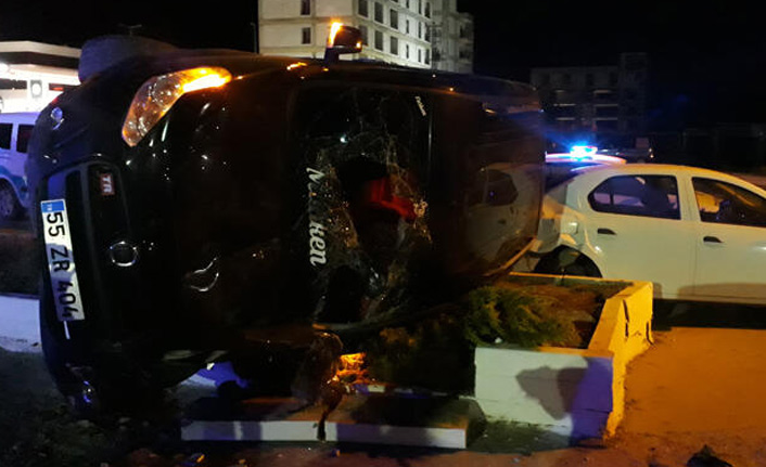 Göçmenleri taşıyan araç kaza yaptı!