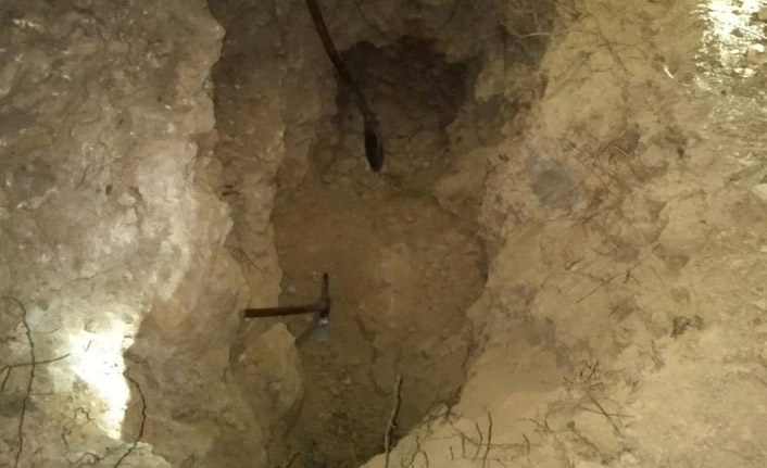 Kazdıkları çukurda yakalandılar