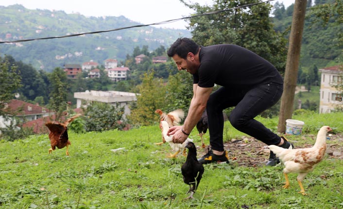 Davut Güloğlu, köyünde huzur buluyor