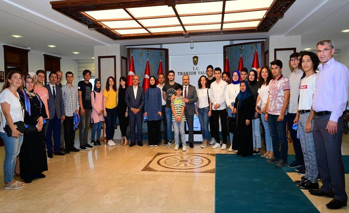 Trabzon'da ilk bine girdiler - Vali Ustaoğlu'nu ziyaret ettiler