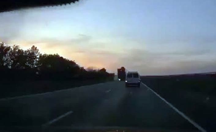 Freni patlayan tır iki aracı ezdi: 1 ölü, 2 yaralı