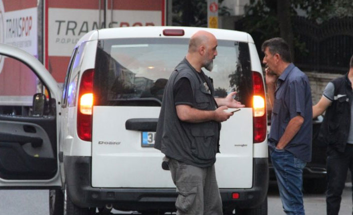 Arabayı durdurup kurşun yağdırdılar