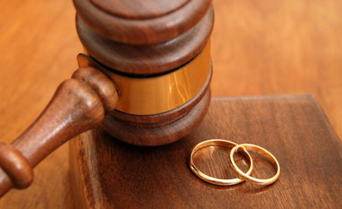 Eşini başkasıyla kıyaslamak boşanma sebebi