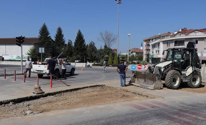 Düzce’de kavşak tek yönlü kapatıldı