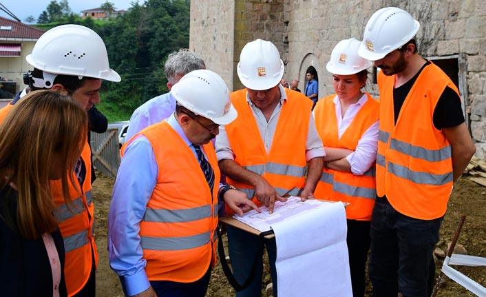 Vali Ustaoğlu'ndan Of ziyareti