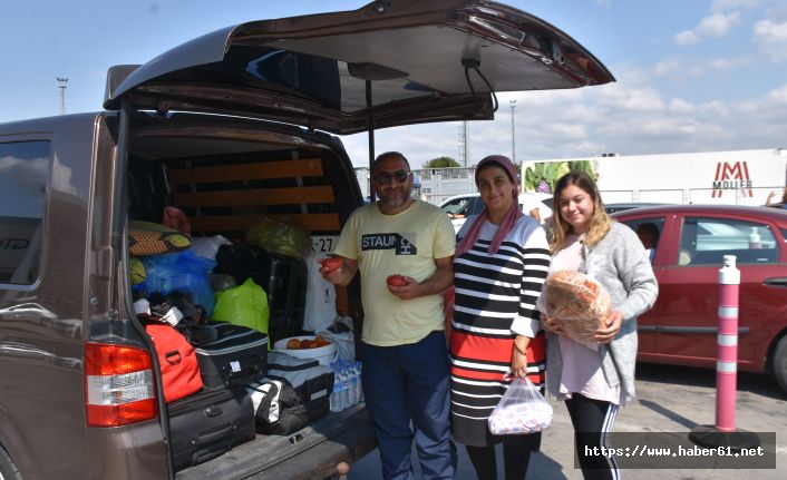 Dönüşe geçen gurbetçiler, memleket lezzetlerini de götürüyor