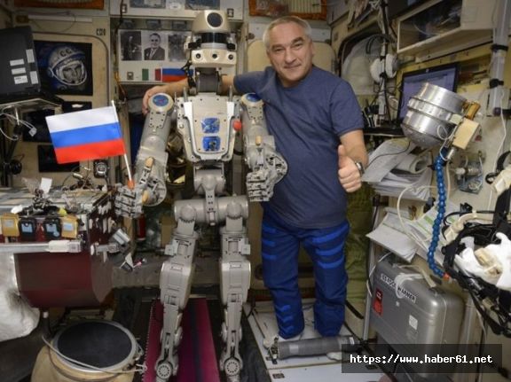 Rusların Uzaya Gönderdiği İlk İnsansı Robot Dünya’ya Döndü