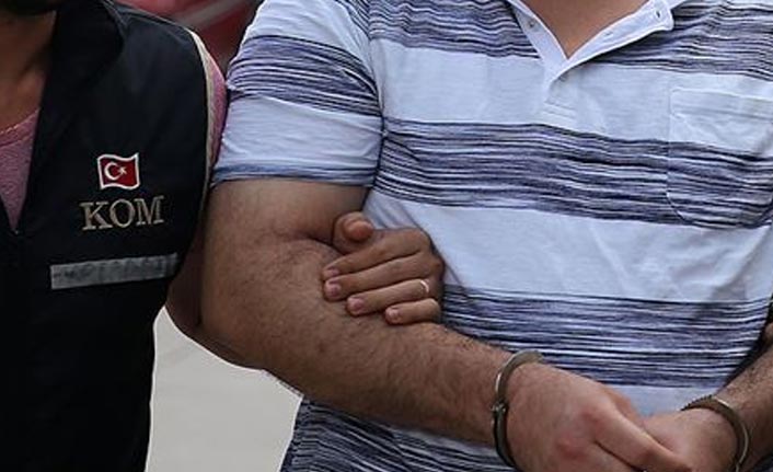 FETÖ şüphelisinin evinde 70 hard disk ele geçirildi.