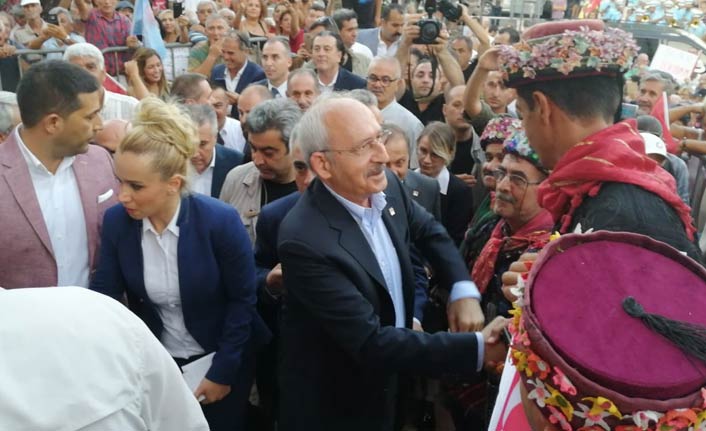CHP lideri Kılıçdaroğlu’na yumurtalı saldırı!
