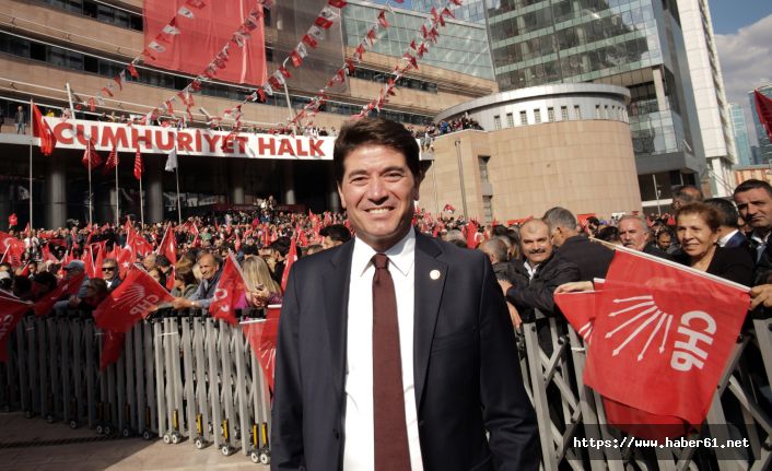 Ahmet Kaya: "Yaşasın tam bağımsız Türkiye"