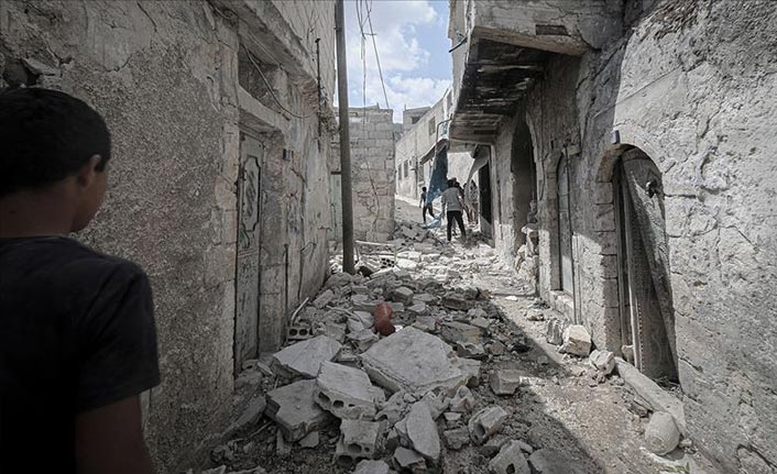 Esed rejimi İdlib'i yine vurdu