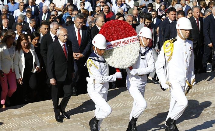 CHP heyeti Anıtkabir'i ziyaret etti