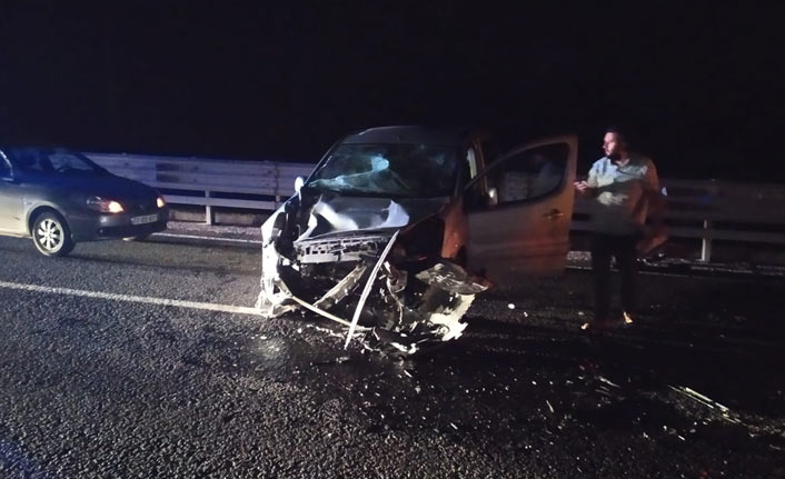 Otomobil beton mikserine çarptı 13 Eylül 2019