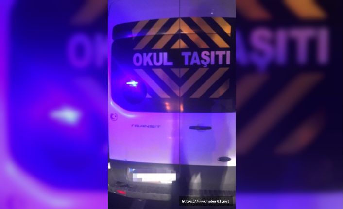 Okul aracında 30 göçmen yakalandı