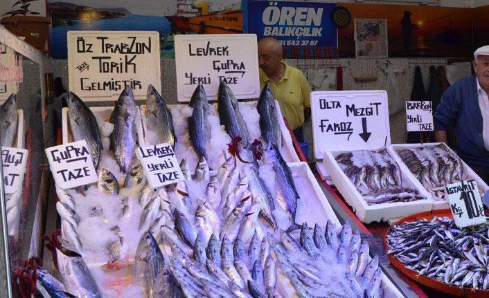 Trabzon'da balık tezgahları torikle süslendi