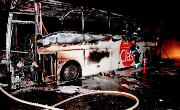 Yanan otobüste 31 kişi ölümden döndü