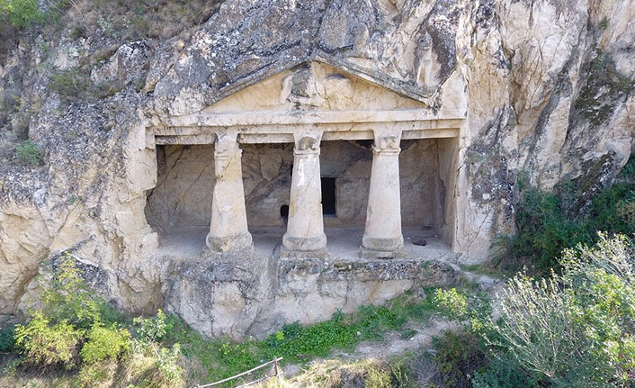 Gizli kalan tarihi mekan: Kaya Mezarlıkları