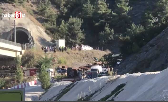 Tren raydan çıktı, 2 makinist yaşamını yitirdi