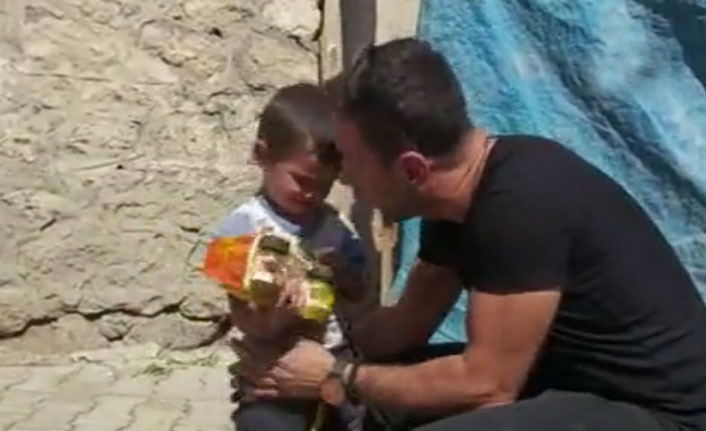 Topladıkları oyuncaklarla çocukların yüzünü güldürdüler