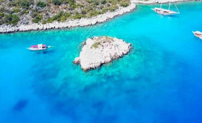 Deniz altındaki tanka yoğun ilgi