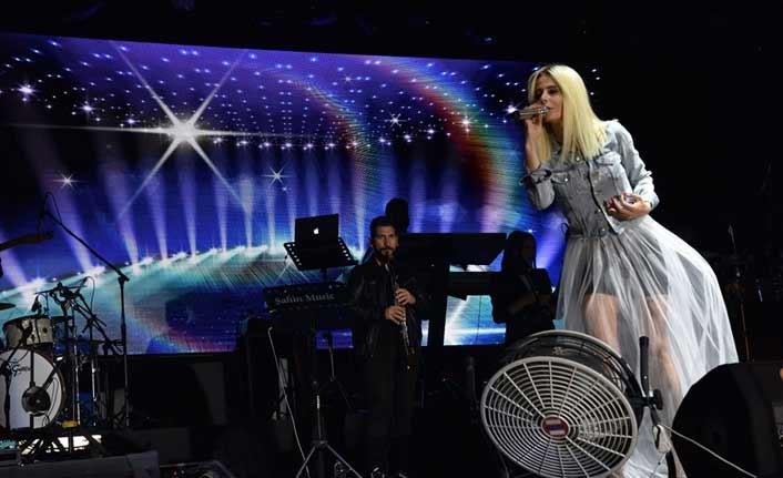 Çan’ın kurtuluşunun 97. yılında Simge konser verdi