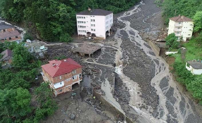 Araklı'da yaralar sarılıyor