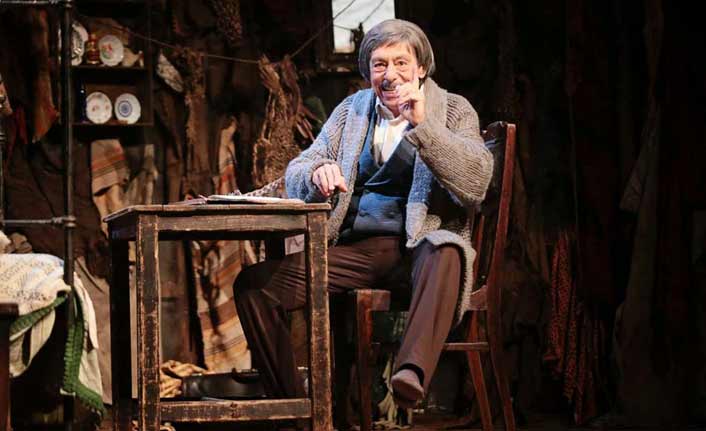 "Bir Delinin Hatıra Defteri" isimli oyun Torbalı'da sahnelenecek