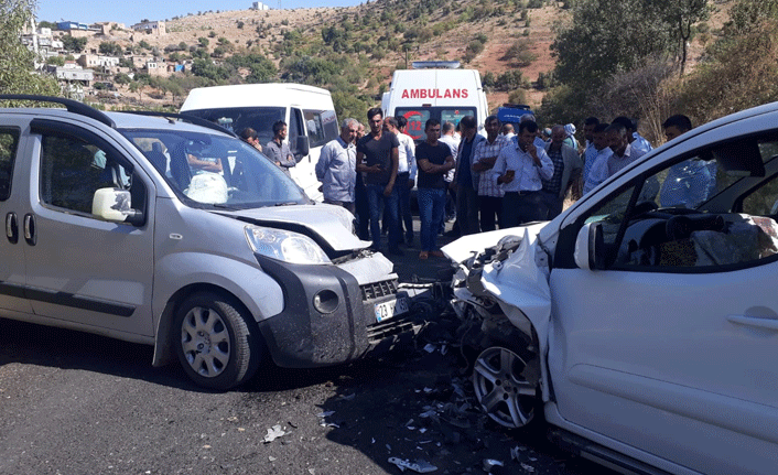 Batman'da trafik kazası! 4 kişi ağır yaralı - 25 Eylül 2019