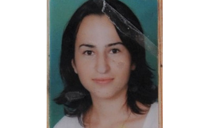 Eşini 14 yerden bıçakladı!