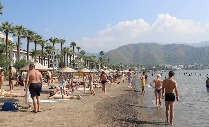 Marmaris sonbaharda yaz sezonunu yaşıyor