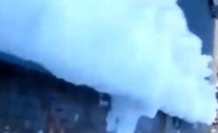 Hatay'da Süs Havuzu Köpürdü