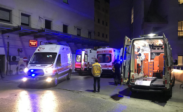 Eşini bıçaklayıp intihara kalkıştı